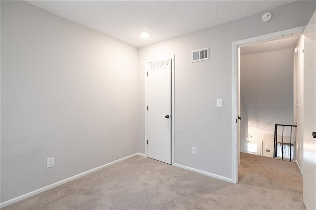 5722 N London Avenue — photo 19