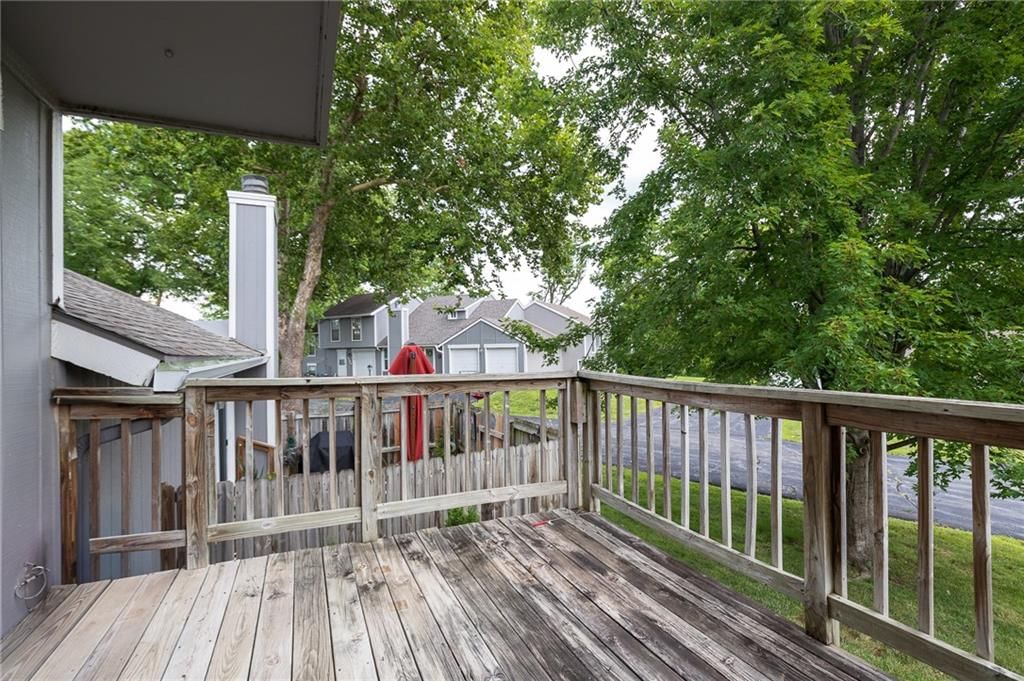 5722 N London Avenue — photo 24