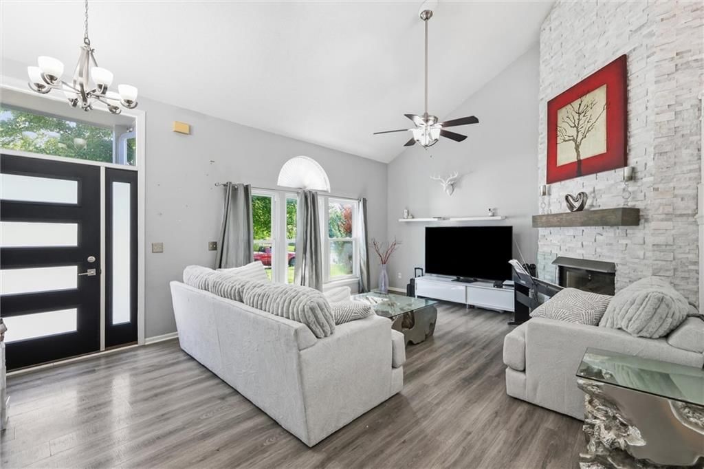 5313 NE Holiday Drive — photo 4