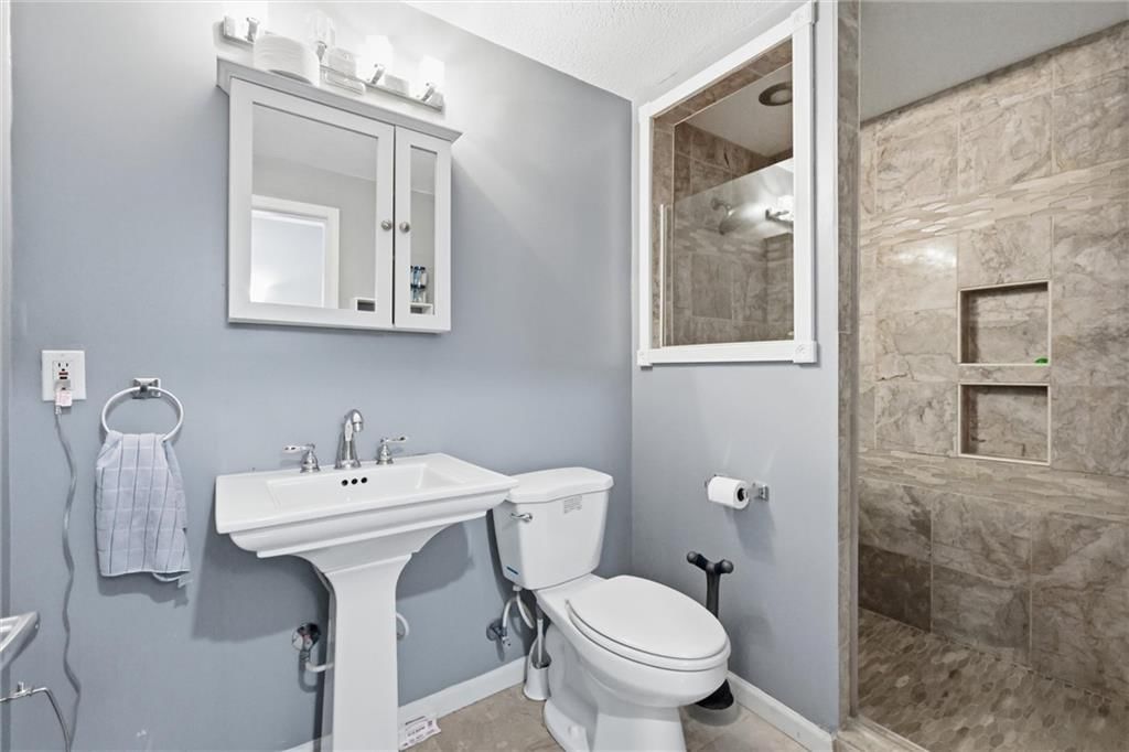 5313 NE Holiday Drive — photo 28