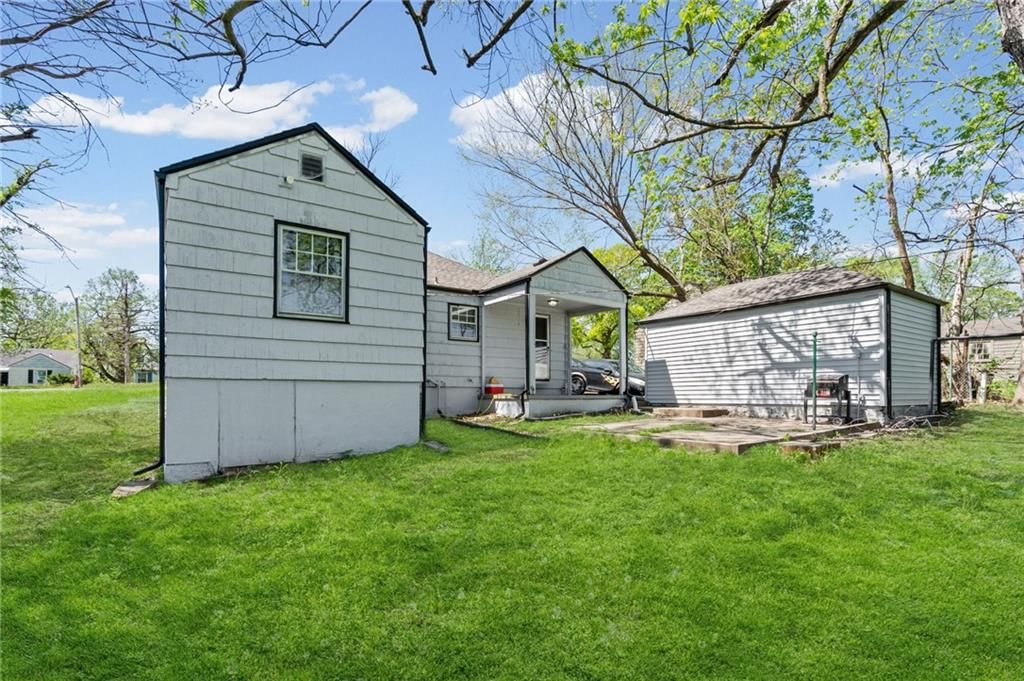 7622 Sni -A- Bar Road — photo 31