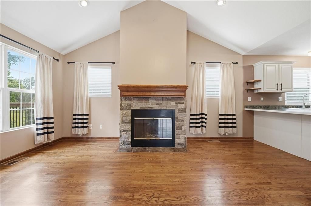 217 E 5th St Court — photo 9