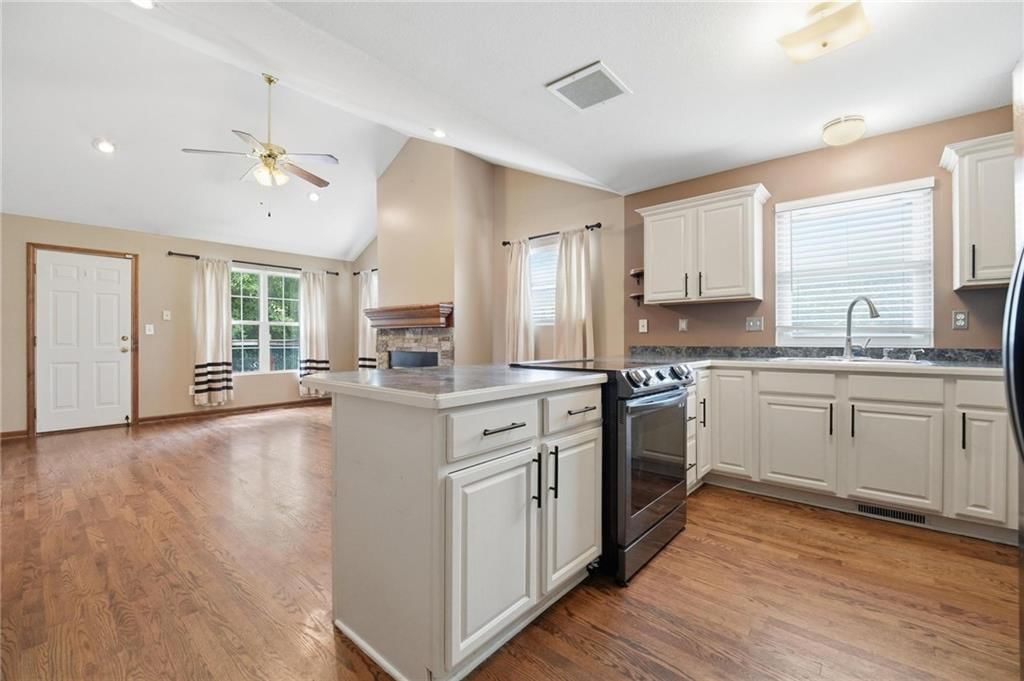 217 E 5th St Court — photo 11