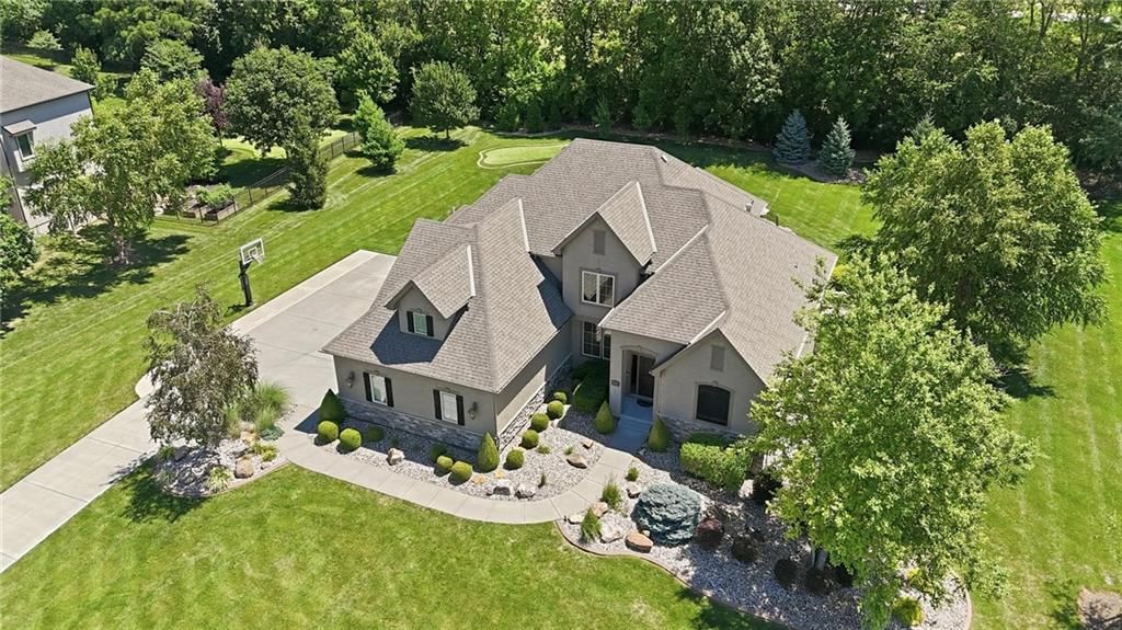 10607 N Hedges Street — photo 4