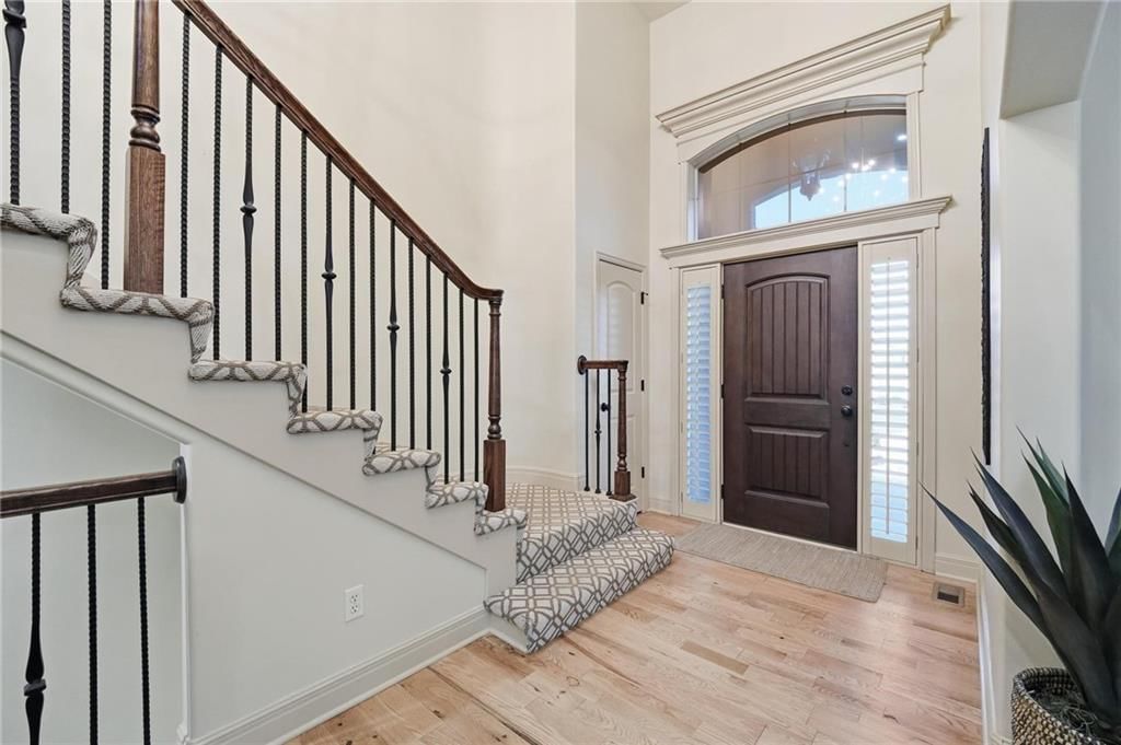 10607 N Hedges Street — photo 8