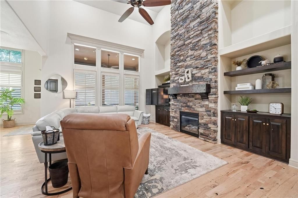 10607 N Hedges Street — photo 13