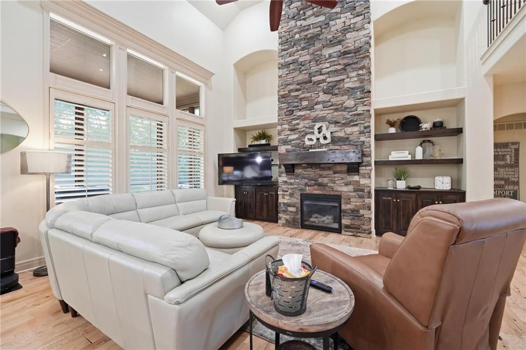 10607 N Hedges Street — photo 15