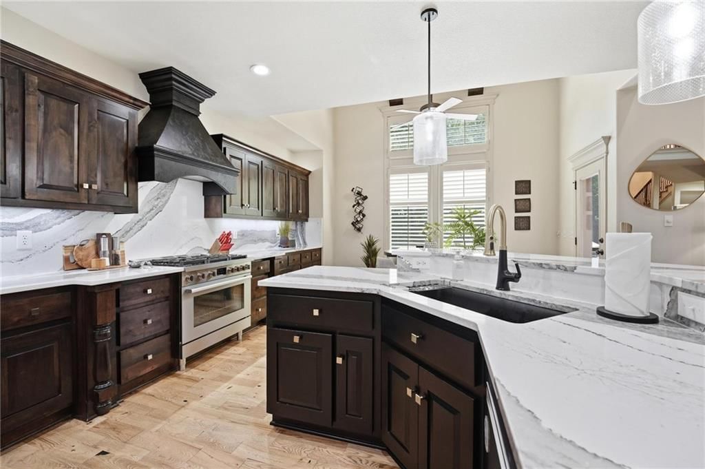 10607 N Hedges Street — photo 19