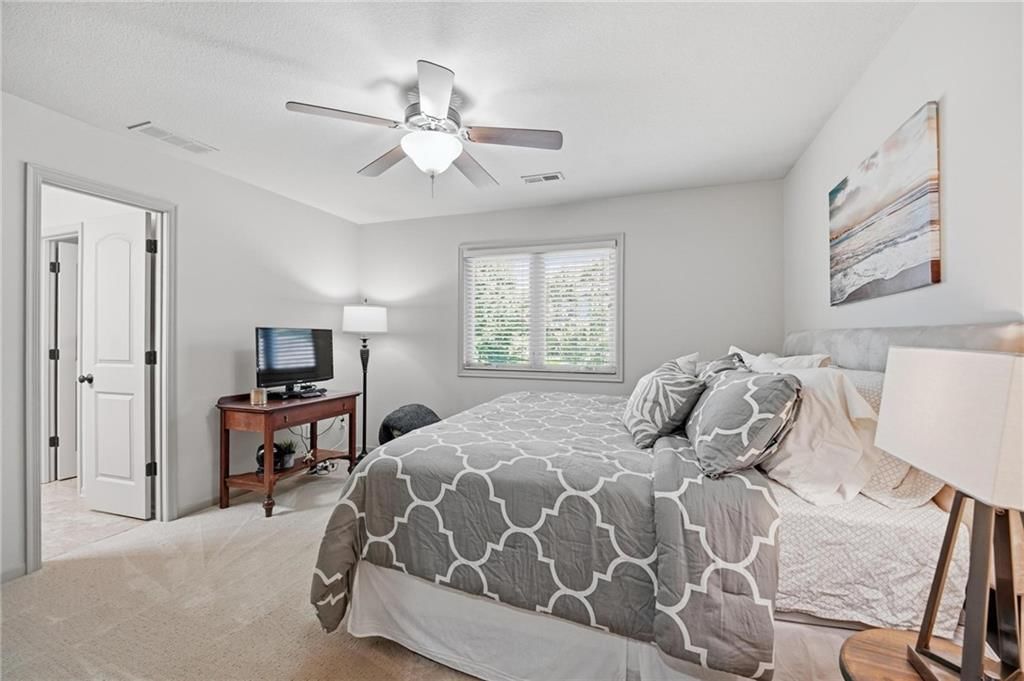 10607 N Hedges Street — photo 50