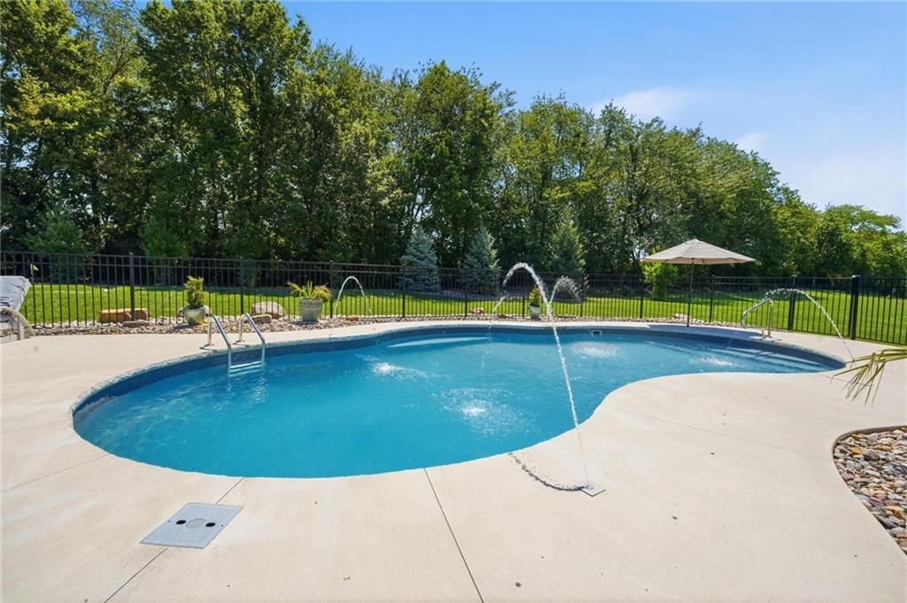 10607 N Hedges Street — photo 88