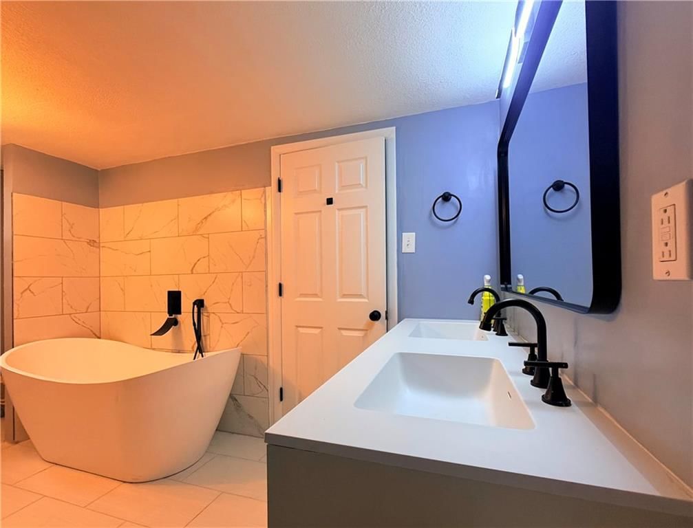 11221 Herrick Avenue — photo 16