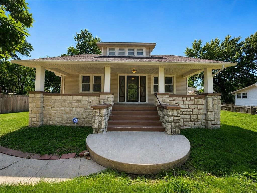 5742 Garnett Street — photo 1