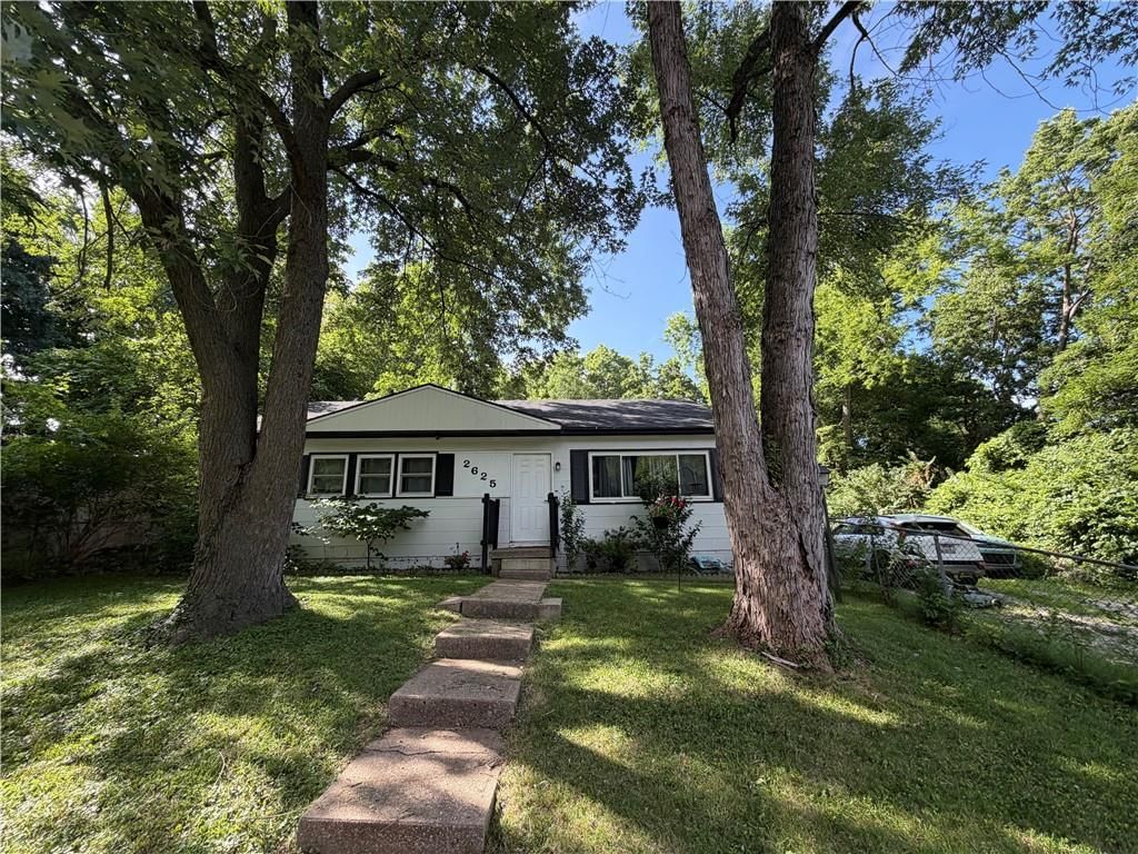 2625 Vista Street — photo 1