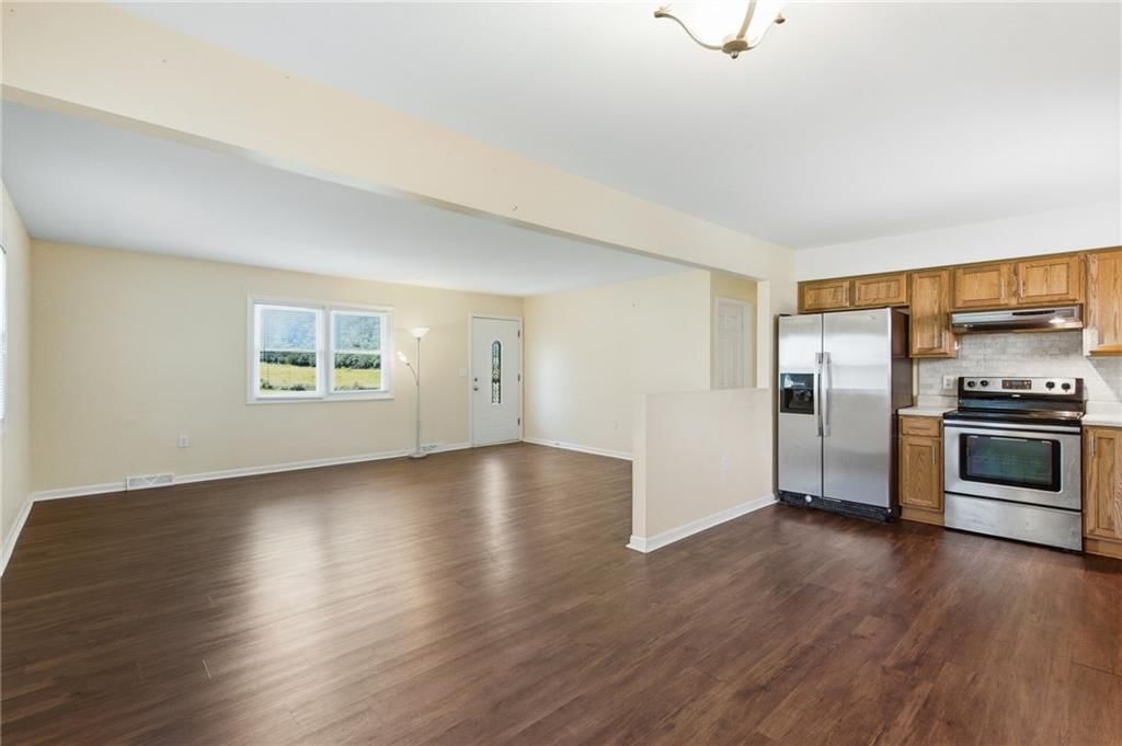 Photo 9 of 32 - 6706 E 162nd Street, Belton, MO 64012