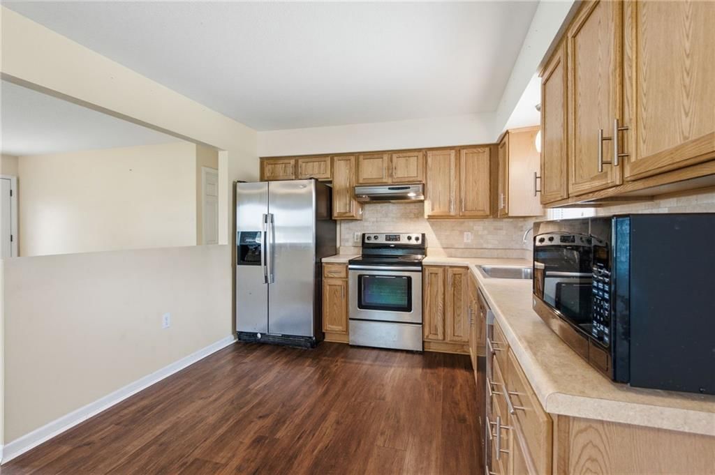 Photo 11 of 32 - 6706 E 162nd Street, Belton, MO 64012
