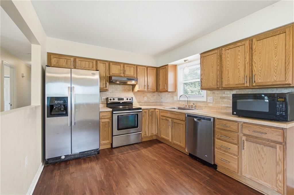 Photo 12 of 32 - 6706 E 162nd Street, Belton, MO 64012