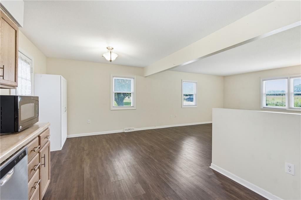 Photo 13 of 32 - 6706 E 162nd Street, Belton, MO 64012
