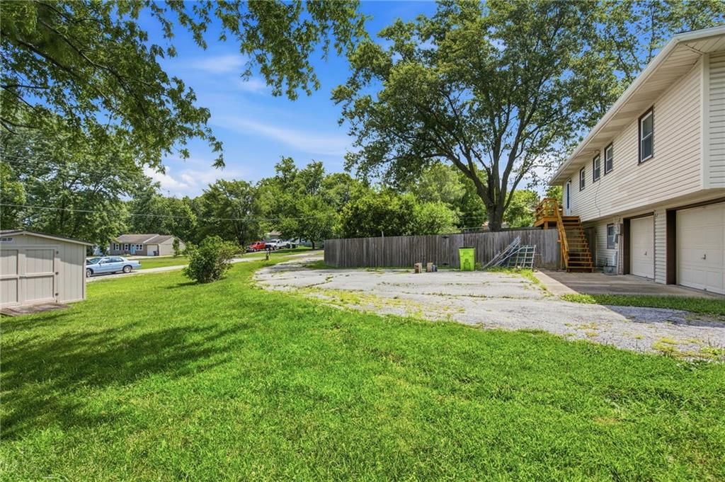 Photo 24 of 32 - 6706 E 162nd Street, Belton, MO 64012