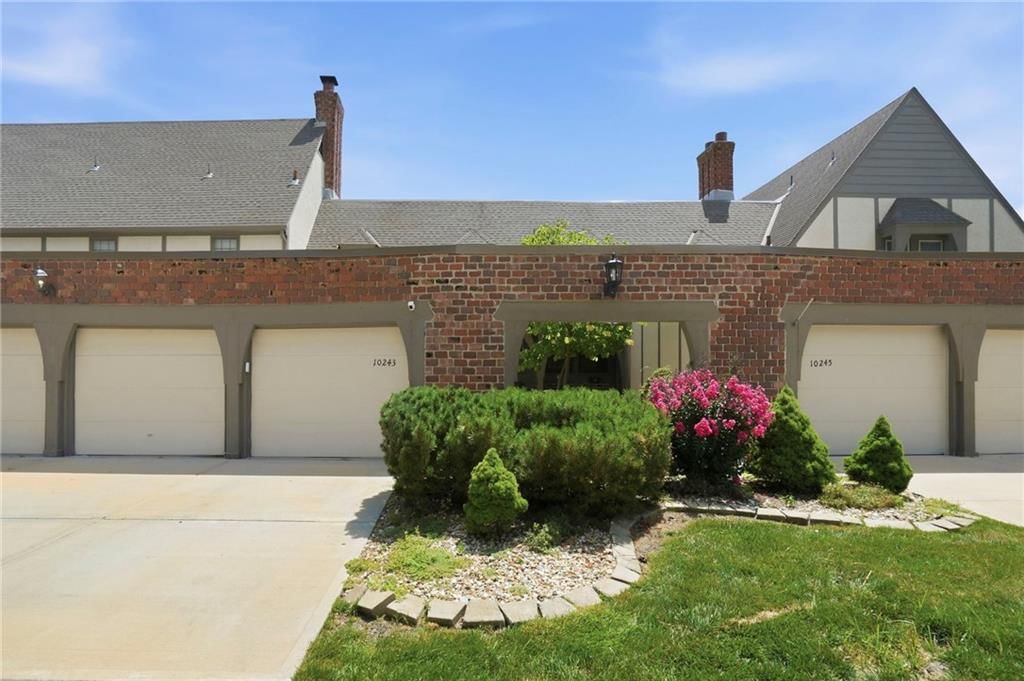 10243 FOSTER Street — photo 1