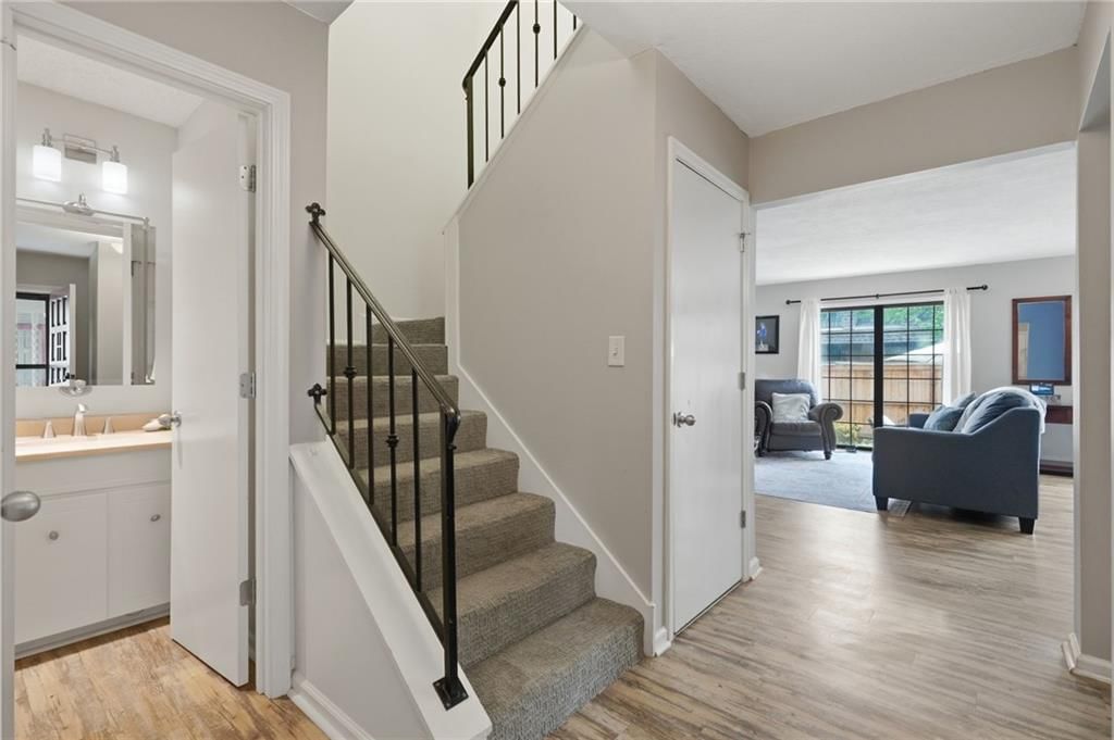 10243 FOSTER Street — photo 13