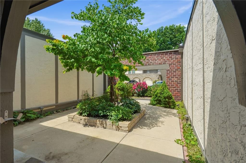 10243 FOSTER Street — photo 22
