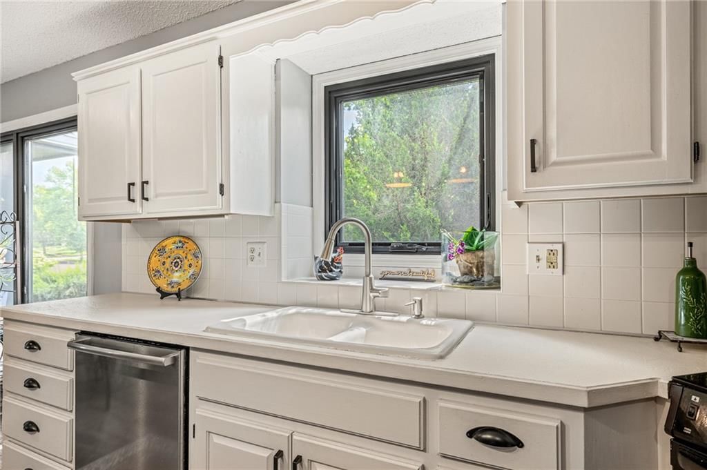 12702 W 121st Street — photo 19