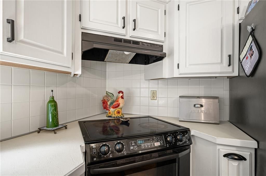 12702 W 121st Street — photo 20