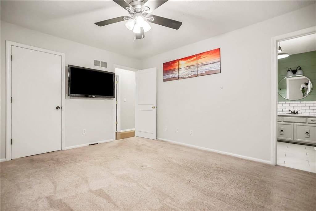 305 S Berkley Street — photo 12