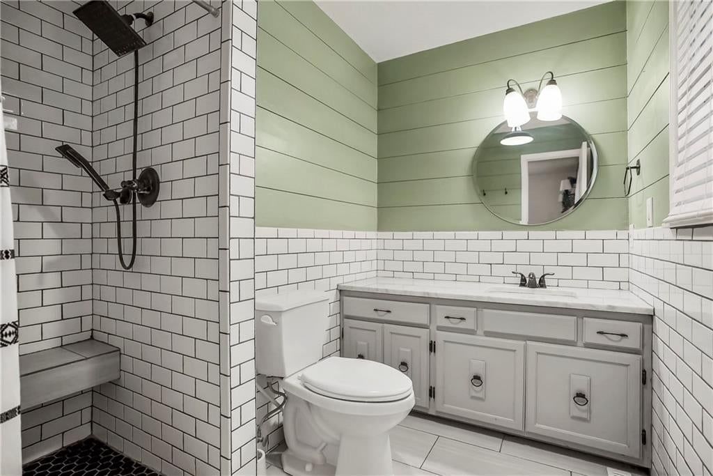 305 S Berkley Street — photo 13