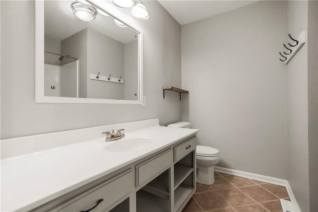 305 S Berkley Street — photo 24