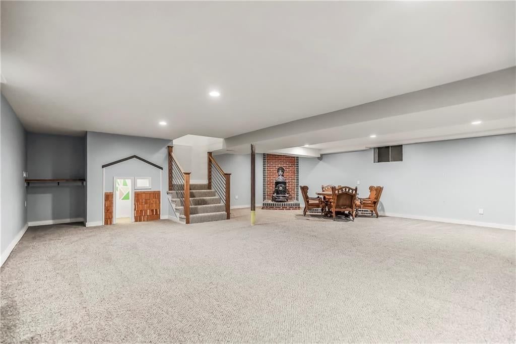 305 S Berkley Street — photo 34