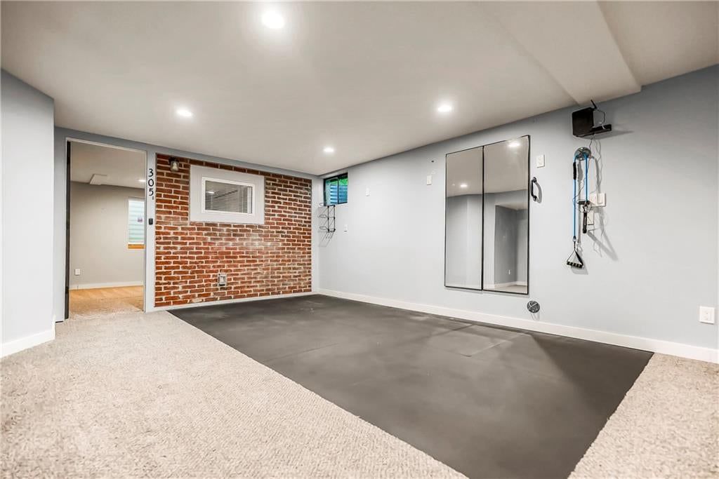 305 S Berkley Street — photo 37