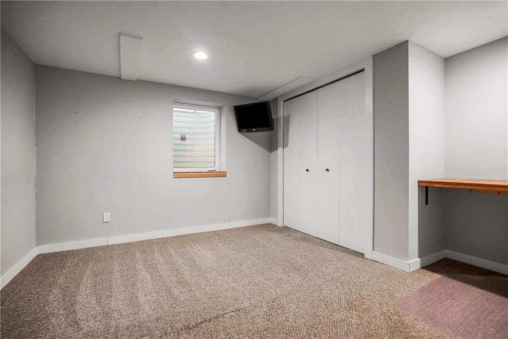 305 S Berkley Street — photo 38