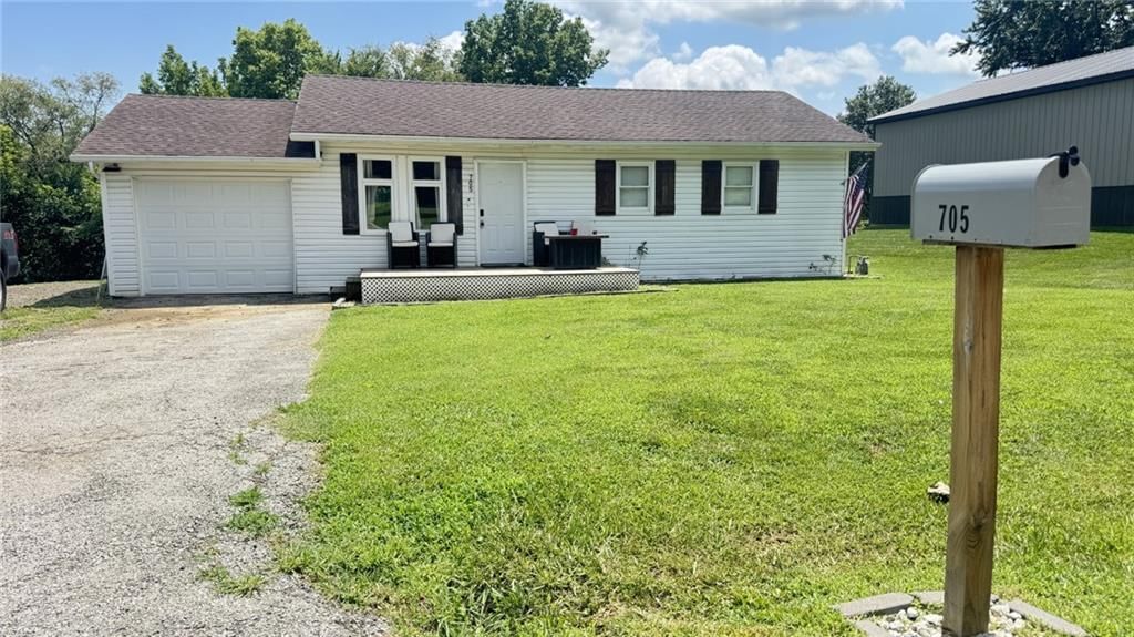 705 Washington Street, Oskaloosa, KS