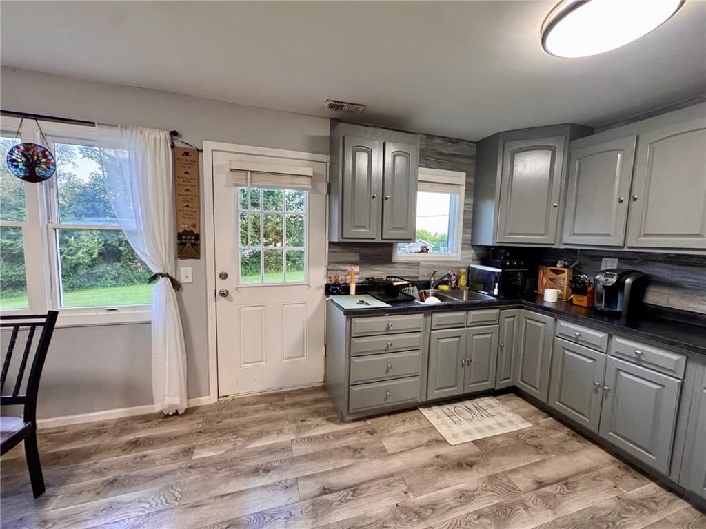705 Washington Street — photo 6