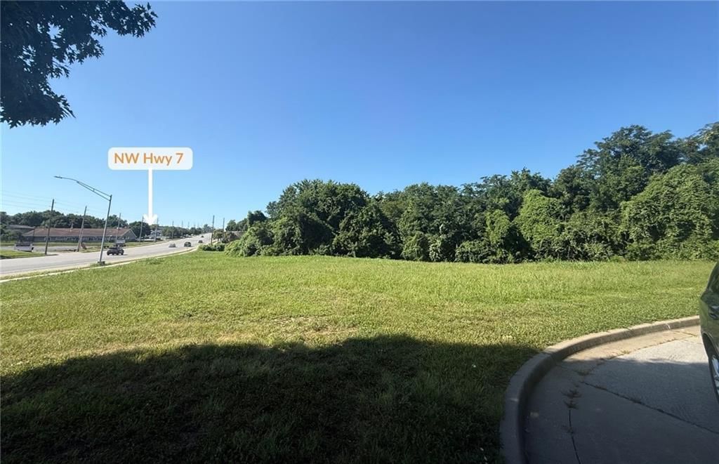 2147 NW 7 Highway — photo 2
