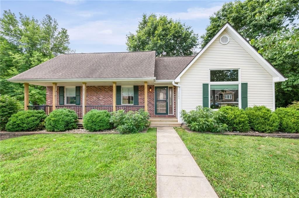 1745 Collins Drive — photo 1