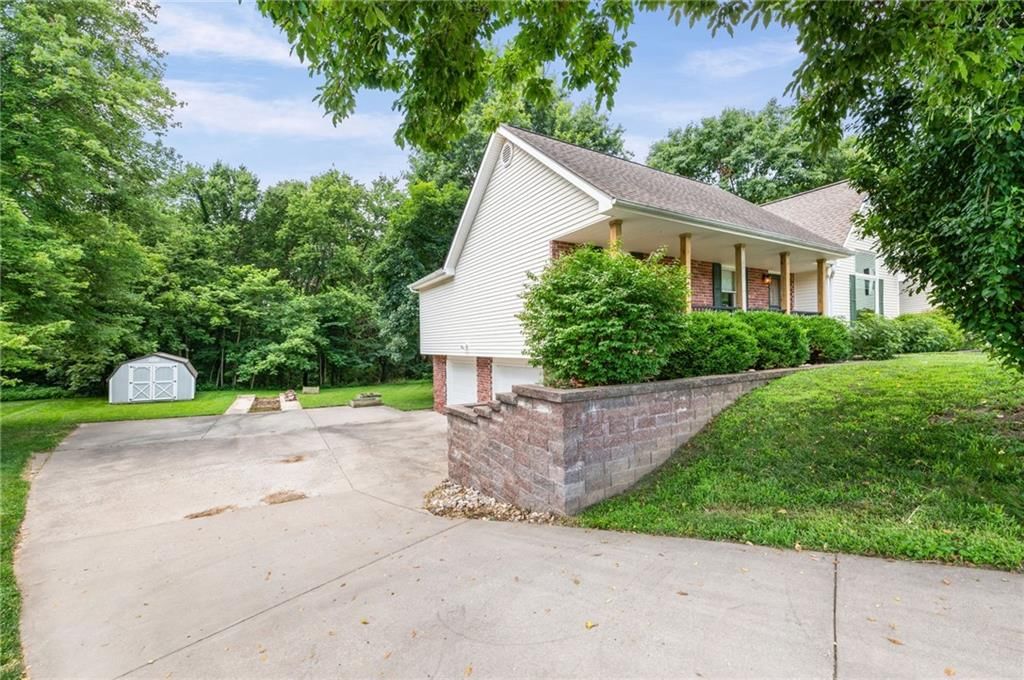 1745 Collins Drive — photo 4