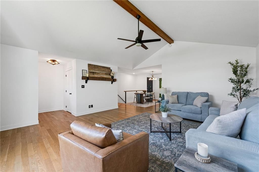 1745 Collins Drive — photo 6