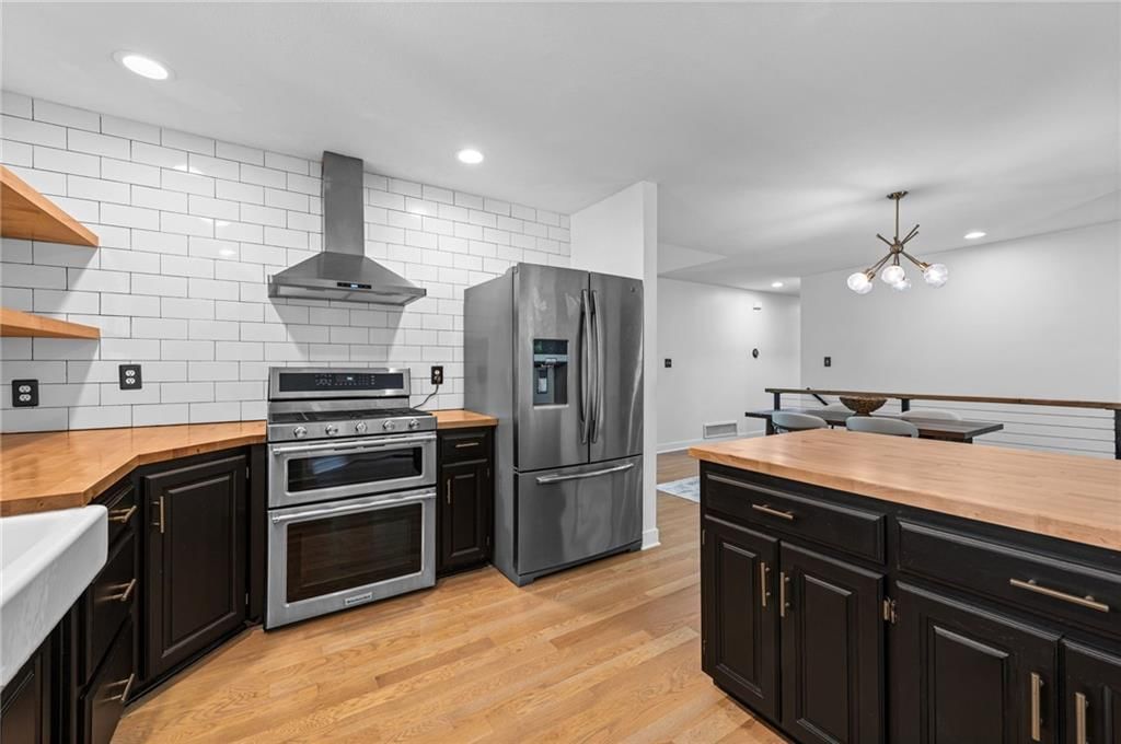 1745 Collins Drive — photo 13