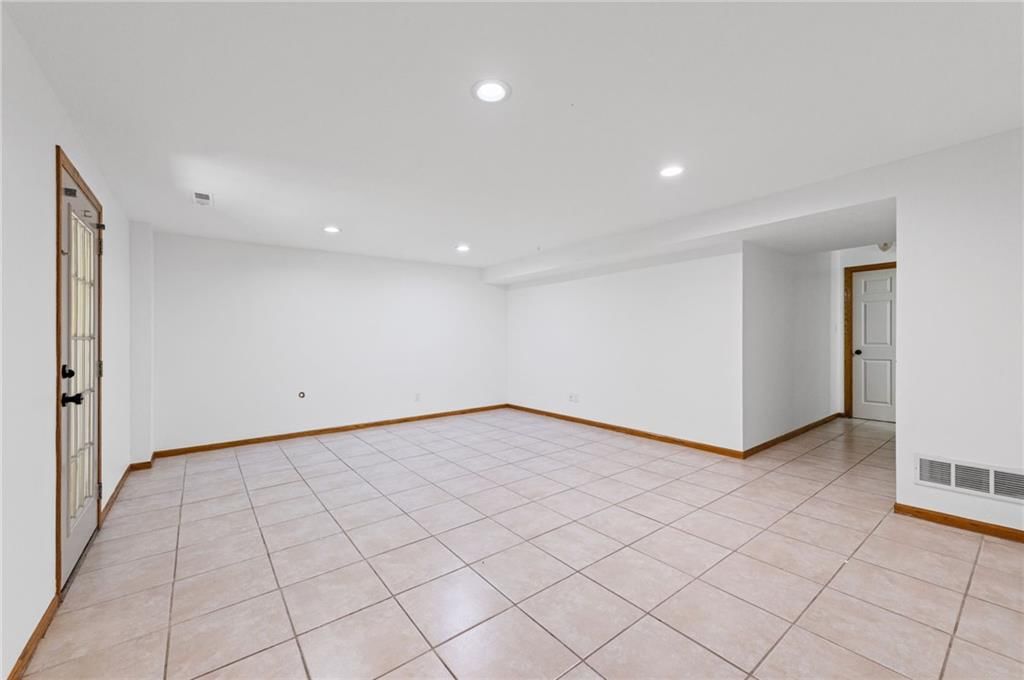 1745 Collins Drive — photo 28