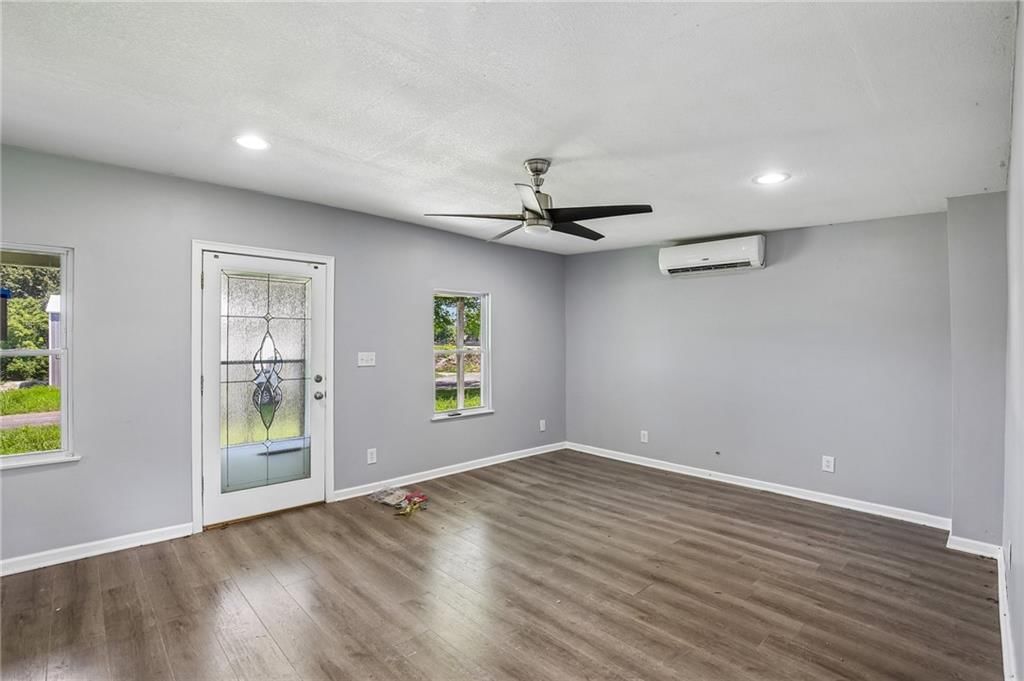 112 W Pine Street — photo 7