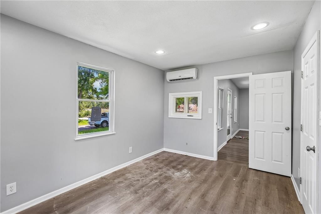 112 W Pine Street — photo 12