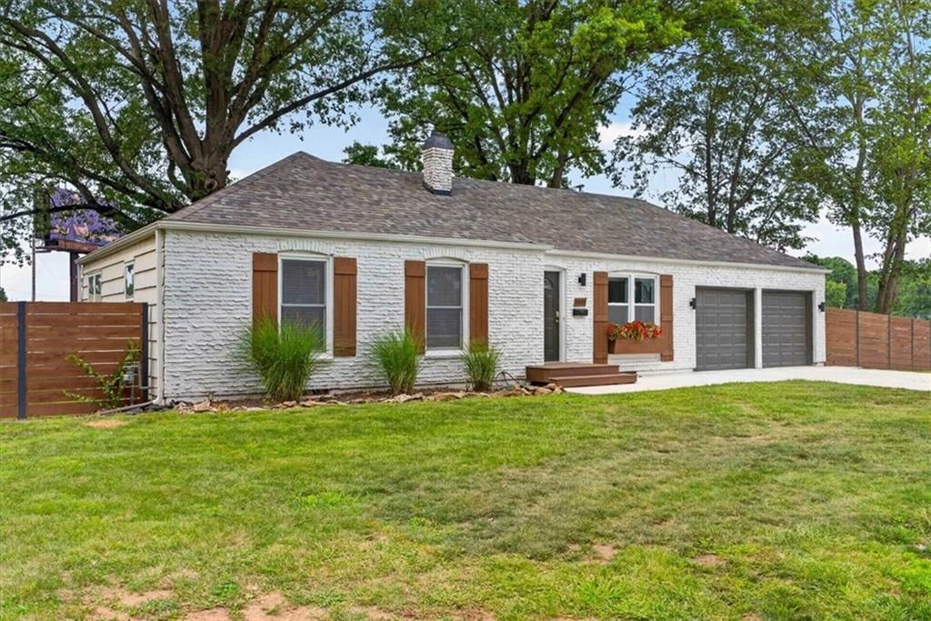 1011 W 1st Street, Lee's Summit, MO