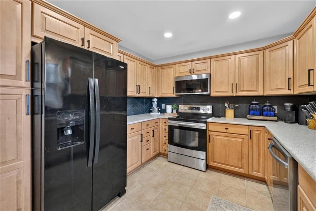 1011 W 1st Street — photo 14