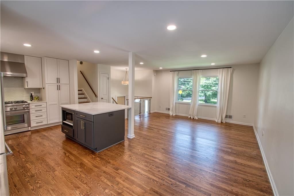 5345 Riggs Street — photo 7