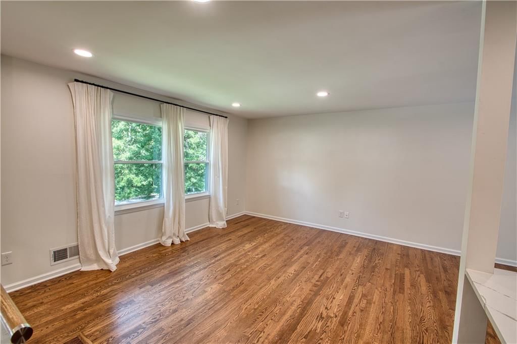 5345 Riggs Street — photo 8