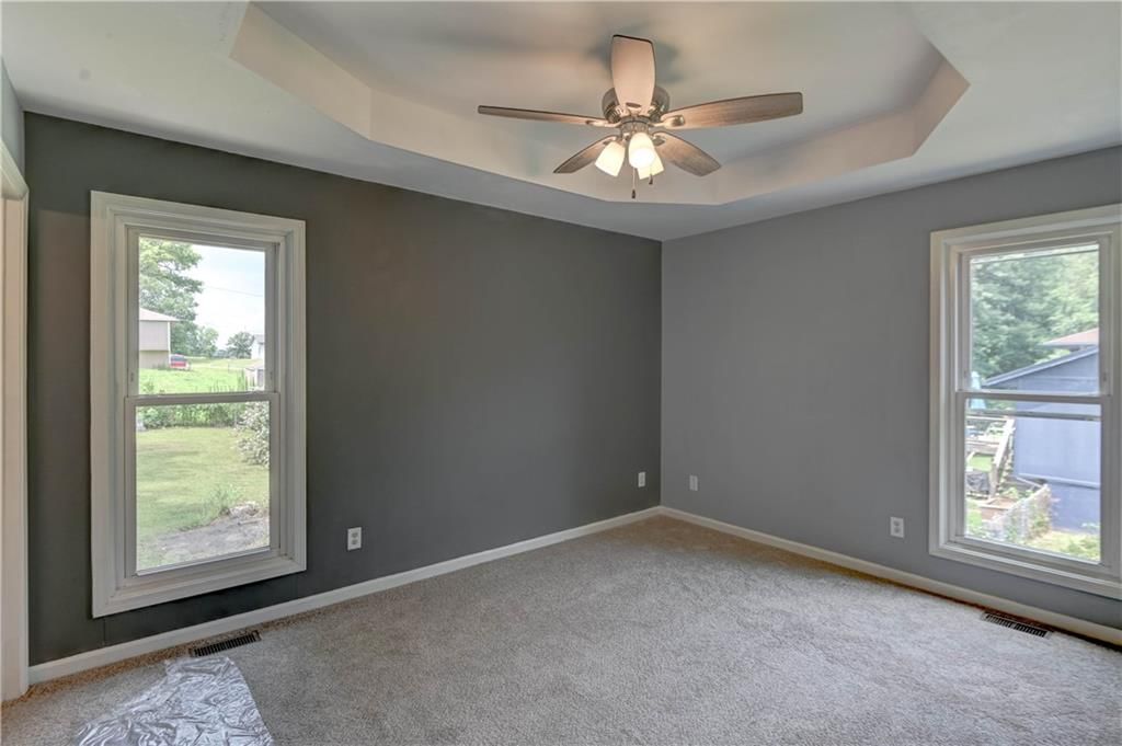 10412 N Baltimore Avenue — photo 16
