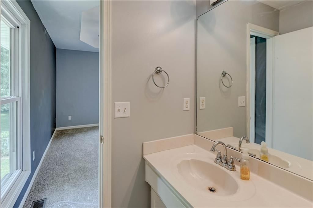 10412 N Baltimore Avenue — photo 21