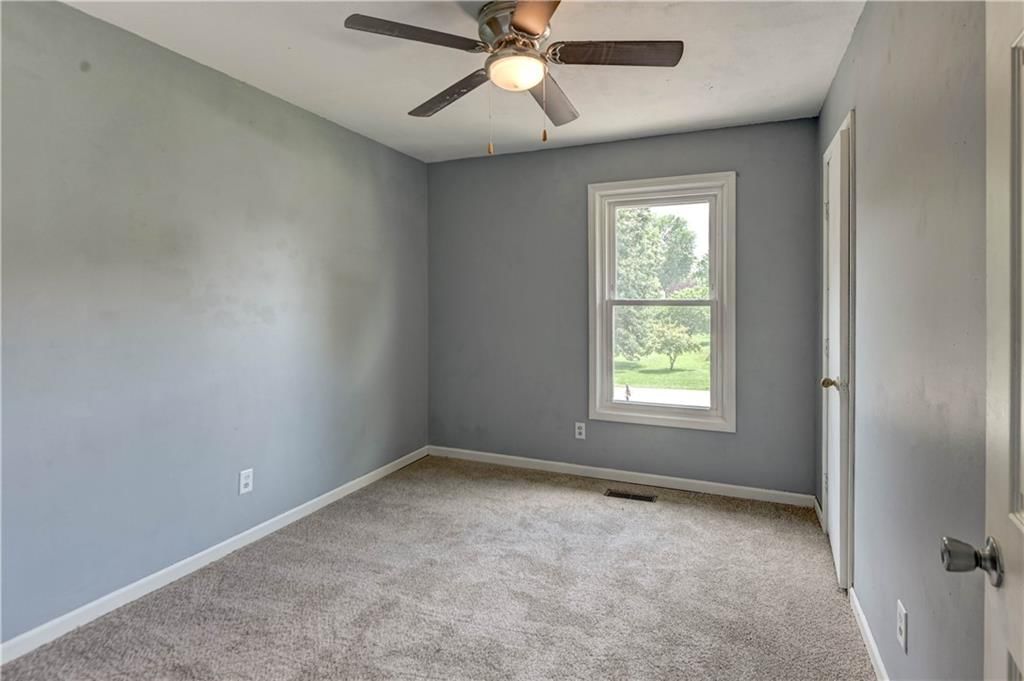10412 N Baltimore Avenue — photo 22
